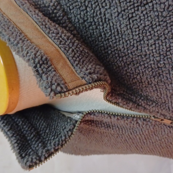 NWT Sherpa full zip Columbia vest - Picture 4 of 6